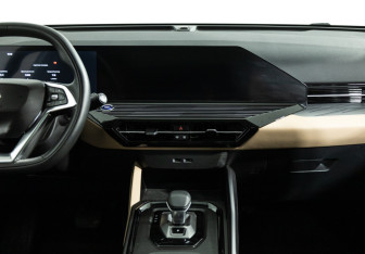 Подержанный автомобиль LIVAN X6PRO 2023 года (14 фото)