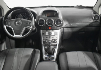 Подержанный автомобиль Opel Antara 2013 года (13 фото)