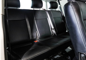 Подержанный автомобиль Volkswagen Caravelle 2013 года (17 фото)