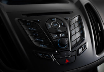 Подержанный автомобиль Ford Kuga 2014 года (17 фото)