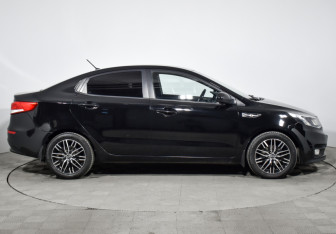 Подержанный автомобиль Kia Rio Sedan 2015 года (4 фото)