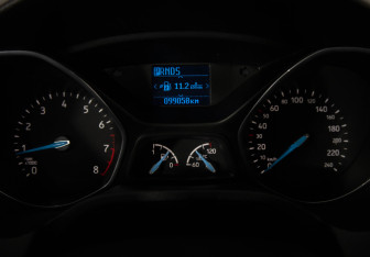 Подержанный автомобиль Ford Focus Sedan 2016 года (9 фото)