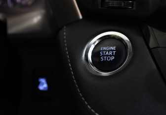 Подержанный автомобиль Toyota RAV4 2017 года (17 фото)