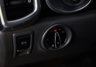 Подержанный автомобиль Porsche Cayenne 2015 года (20 фото)