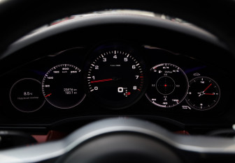 Подержанный автомобиль Porsche Cayenne 2022 года (13 фото)