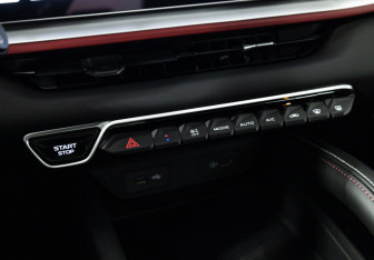 Подержанный автомобиль Geely Coolray 2024 года (20 фото)