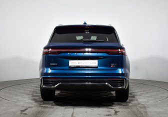 Подержанный автомобиль Geely Monjaro 2022 года (7 фото)