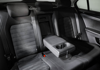 Подержанный автомобиль Volkswagen Jetta Sedan 2017 года (28 фото)