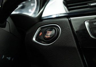 Подержанный автомобиль BMW X1 2017 года (17 фото)