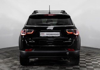 Подержанный автомобиль Jeep Compass 2018 года (6 фото)