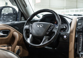 Подержанный автомобиль Infiniti QX80 2021 года (17 фото)