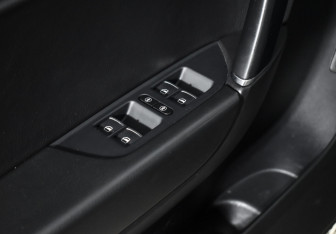 Подержанный автомобиль Volkswagen Touareg 2015 года (17 фото)