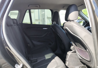 Подержанный автомобиль BMW X1 2017 года (18 фото)