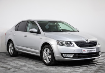 Подержанный автомобиль Skoda Octavia Liftback 2016 года (3 фото)