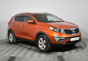 Подержанный автомобиль Kia Sportage 2011 года (3 фото)
