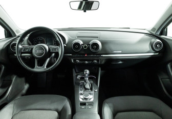 Подержанный автомобиль Audi A3 Sedan 2018 года (13 фото)