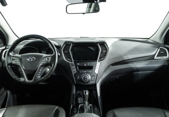 Подержанный автомобиль Hyundai Santa Fe 2017 года (5 фото)