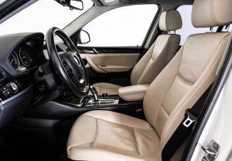 Подержанный автомобиль BMW X3 2014 года (24 фото)