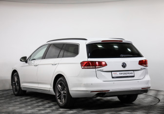 Подержанный автомобиль Volkswagen Passat Wagon 2016 года (7 фото)