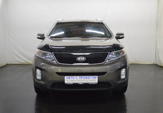 Подержанный автомобиль Kia Sorento 2015 года (2 фото)