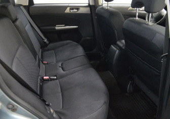 Подержанный автомобиль Subaru Forester Suv 2010 года (12 фото)