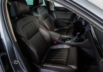 Подержанный автомобиль Skoda Superb Liftback 2016 года (22 фото)