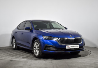 Подержанный автомобиль Skoda Octavia Liftback 2021 года (3 фото)