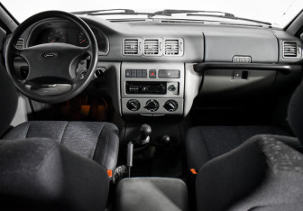 Подержанный автомобиль УАЗ Patriot 2007 года (13 фото)