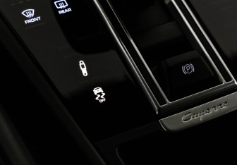 Подержанный автомобиль Porsche Cayenne 2018 года (23 фото)