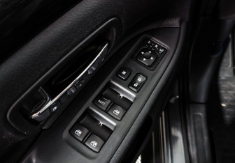 Подержанный автомобиль Mitsubishi Outlander 2017 года (10 фото)