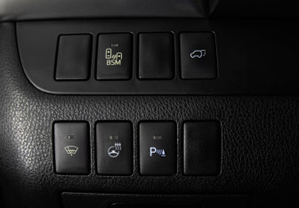 Подержанный автомобиль Toyota Highlander 2015 года (17 фото)