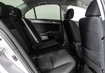 Подержанный автомобиль Mitsubishi Lancer Sedan 2008 года (15 фото)