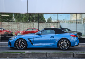Подержанный автомобиль BMW Z4 Roadster 2020 года (9 фото)