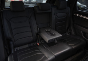 Подержанный автомобиль Volkswagen Touareg 2020 года (33 фото)