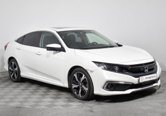Подержанный автомобиль Honda Civic Sedan 2020 года (3 фото)