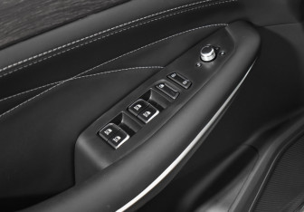 Подержанный автомобиль Evolute i-SPACE 2024 года (10 фото)