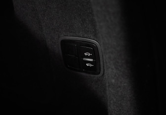 Подержанный автомобиль Porsche Cayenne 2014 года (40 фото)