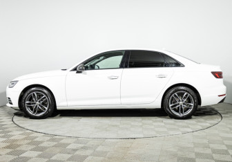 Подержанный автомобиль Audi A4 Sedan 2018 года (8 фото)