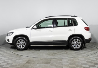 Подержанный автомобиль Volkswagen Tiguan 2013 года (8 фото)