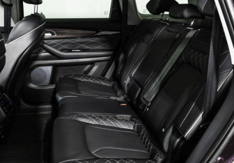 Подержанный автомобиль Exeed VX 2023 года (10 фото)