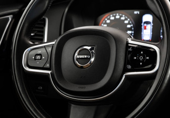 Подержанный автомобиль Volvo XC90 2018 года (12 фото)