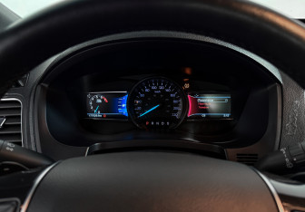 Подержанный автомобиль Ford Explorer 2017 года (17 фото)