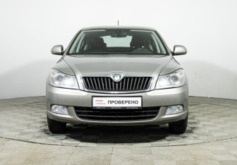 Подержанный автомобиль Skoda Octavia Liftback 2011 года (2 фото)