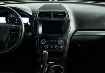 Подержанный автомобиль Ford Explorer 2019 года (14 фото)