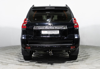 Подержанный автомобиль Toyota Land Cruiser Prado 2018 года (6 фото)