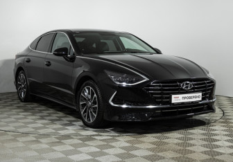 Подержанный автомобиль Hyundai Sonata 2021 года (3 фото)