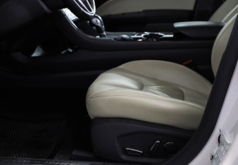 Подержанный автомобиль Ford Mondeo Sedan 2016 года (23 фото)