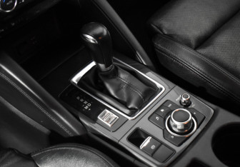 Подержанный автомобиль Mazda CX-5 2016 года (11 фото)