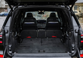 Подержанный автомобиль BMW X7 2023 года (37 фото)