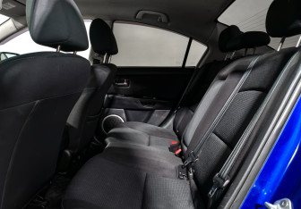 Подержанный автомобиль Mazda 3 Sedan 2007 года (12 фото)